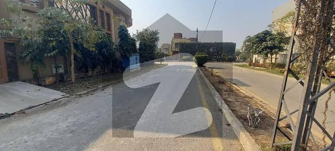 1 Kanal Prime Location Road Level Possession Plot For Sale In Dha Phase 5 Block M