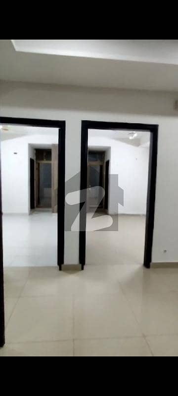 بی ۔ 17 اسلام آباد میں 2 کمروں کا 5 مرلہ فلیٹ 85.0 لاکھ میں برائے فروخت۔