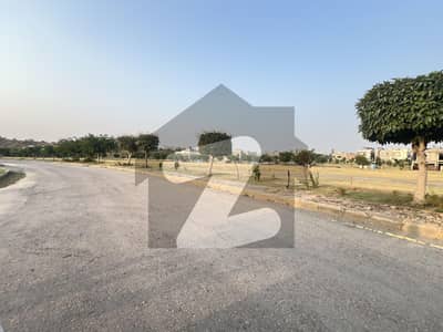 2.2 Kanal Plot Bahria Club City