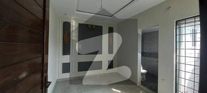 Luxurious 5 Marla House Available For Sale Luxurious 5 Marla House Available For Sale