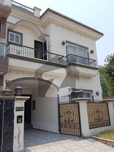 6 Marla Like New House Available For Rent