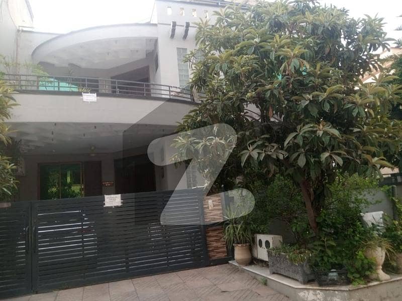 I-8 Beautiful Upper Portion For Rent. I-8 Beautiful Upper Portion For Rent.