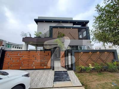 10 MARLA BRAND NEW MODREN DESIGNED HOUSE FOR SALE IN DHA PHASE 8