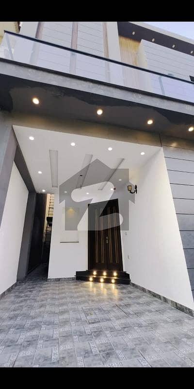 5 MARLA BRAND NEW HOUSE FOR RENT | PRIME LOCATION | NEAR TO PARK