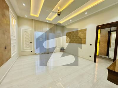 ڈی ایچ اے ڈیفینس فیز 2 ڈی ایچ اے ڈیفینس,اسلام آباد میں 6 کمروں کا 1 کنال مکان 3.7 لاکھ میں کرایہ پر دستیاب ہے۔