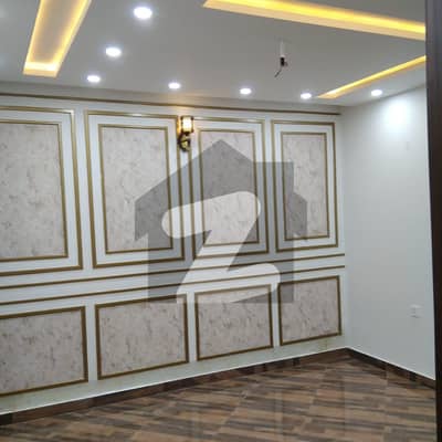 ایڈن ویلی فیصل آباد میں 4 کمروں کا 7 مرلہ مکان 4.25 کروڑ میں برائے فروخت۔
