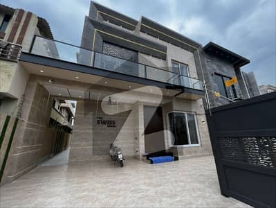 10 Marla Ultra-Modern Designer'S House For Sale On 80 Feet Road In Central Park Housing Scheme, Lahore