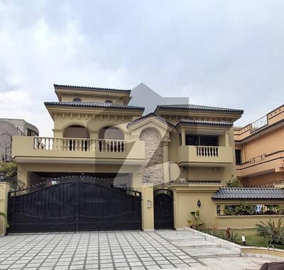 HOUSE FOR RENT IN F-7 ISLAMABAD