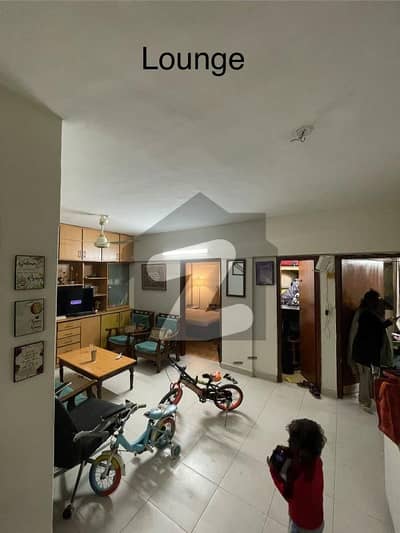 Gulistan-E-Jauhar - Block 17 Flat For Sale Sized 1600 Square Feet
