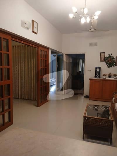A 1500 Square Feet Flat Located In Gulshan-e-Iqbal - Block 7 Is Available For sale