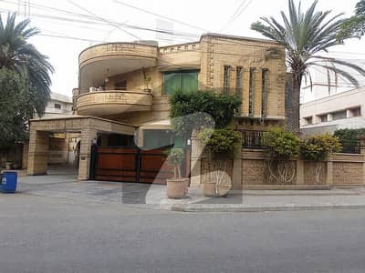 Bungalow For Sale Main Shaheed-E-Millat Road