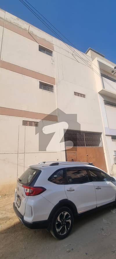 400 YARDS WAREHOUSE AVAILABLE FOR SALE IN MEHRAN TOWN SECTOR 6F