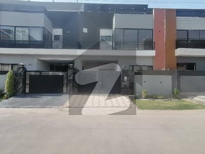 Prime Location Buch Villas Phase 2 - Manik Block House For sale Sized 5 Marla