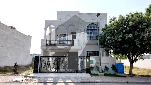 Luxury 8 Marla House Near Main Gate - Phase 3, Bahria Orchard