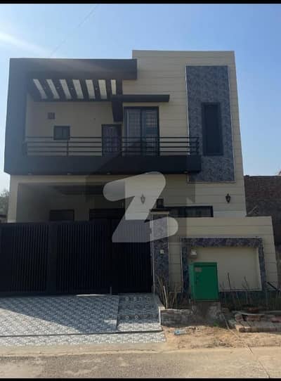 نیو لاهور سٹی لاہور میں 4 کمروں کا 5 مرلہ مکان 1.37 کروڑ میں برائے فروخت۔