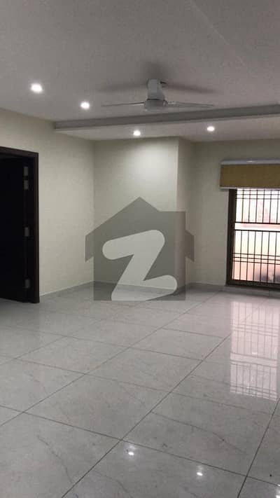 Gulberg Main Boulevard 1050 Sqft Office Space Is Available On Rent.