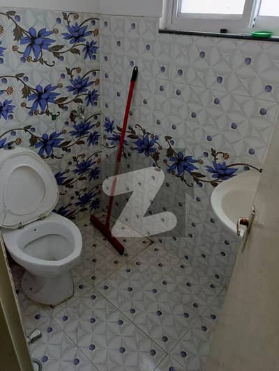 Single Room Upper Portion Available For Rent (Near Allied School)