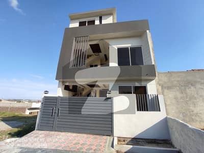 Prime Location Snober City House Sized 5 Marla