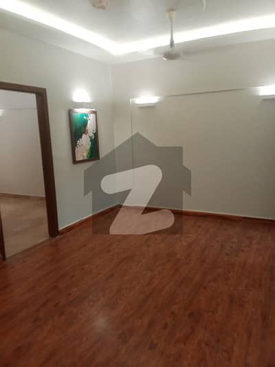 1st Floor Available On Sale In Zamzama Lane 4 Near Esqure Coffee Renovated Flat 2 Bed,D,D