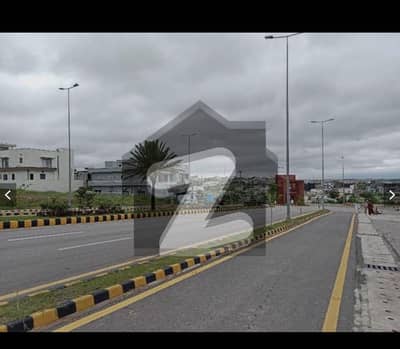 Prime location cornor 14 marla plot available