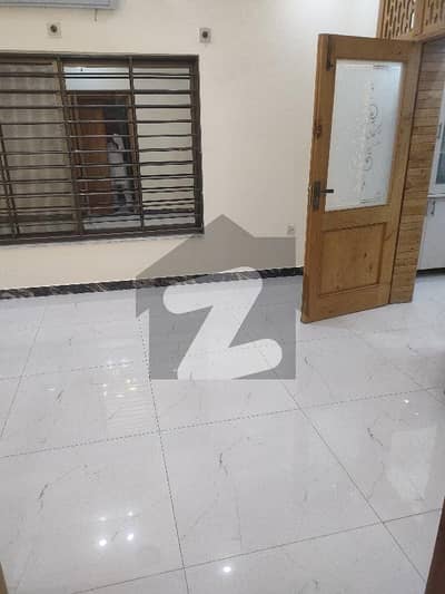 جی ۔ 13 اسلام آباد میں 7 کمروں کا 14 مرلہ مکان 3.3 لاکھ میں کرایہ پر دستیاب ہے۔