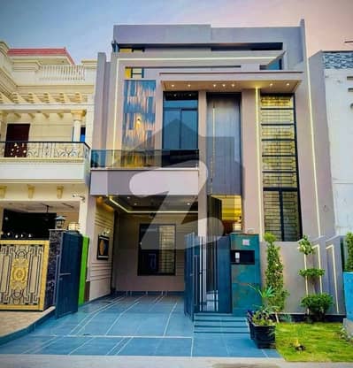 Prime Location 5 Marla House In Only Rs. 26000000
