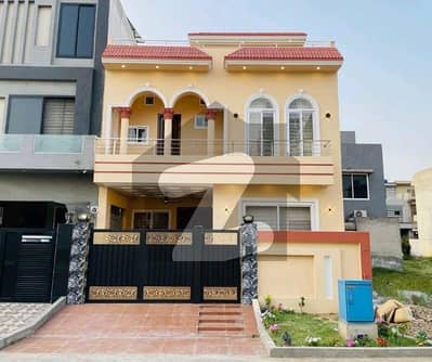سٹی ہاؤسنگ سوسائٹی گوجرانوالہ میں 4 کمروں کا 5 مرلہ مکان 1.75 کروڑ میں برائے فروخت۔
