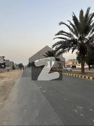 8 MARLA CORNER PLOT FOR SALE IN L-BLOCK HOT LOCATION.