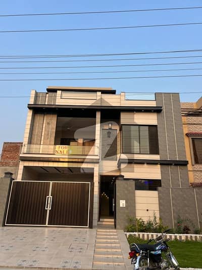 جوبلی ٹاؤن ۔ بلاک بی جوبلی ٹاؤن,لاہور میں 6 کمروں کا 10 مرلہ مکان 4.1 کروڑ میں برائے فروخت۔