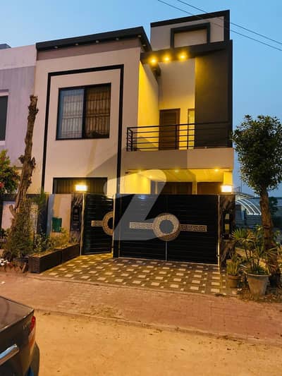 1 Year Used 5 Marla New House For Sale
