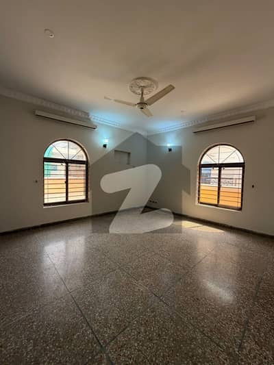 Beautiful Fully Renovated Upper Portion (1000 Square Yards) At Top Location Of G-11/3 Available For Rent