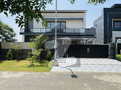 LIKE BRAND NEW 1 KANAL HOUSE FOR( AC INSTALL) RENT