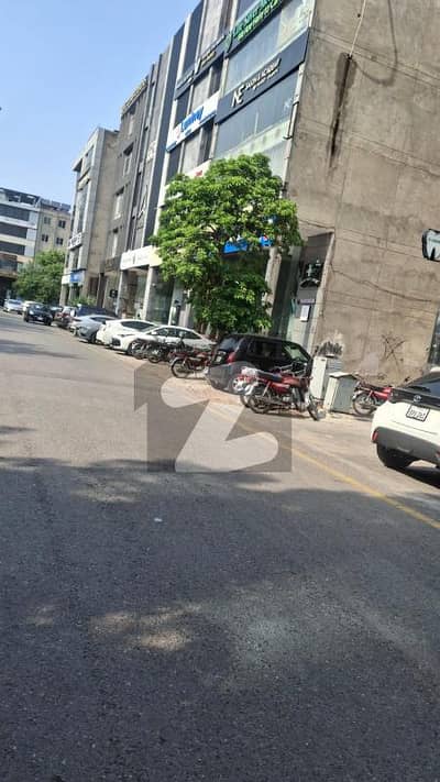 Premium 8 Marla CCA DHA Phase 5 | 7 Floors with Lift, Facing Parking Rental Income: PKR 13.6 Lakh/month