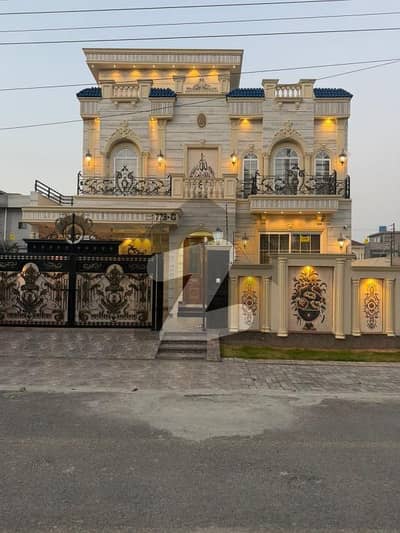 10 Marla Modern Classic Facing Parkhouse Available For Sale All Facilities Available Here Prime Location Solid Construction . . 10 Marla Modern Classic Facing Parkhouse Available For Sale All Facilities Available Here Prime Location Solid Construction . .