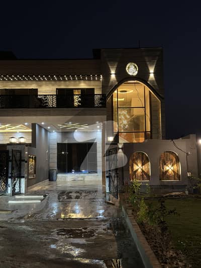 10marla furnished house modren elevation satiana road