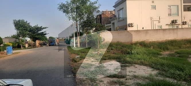 D H A Phase 6 1000 Yard Nice Location Plot Sale 75 Front