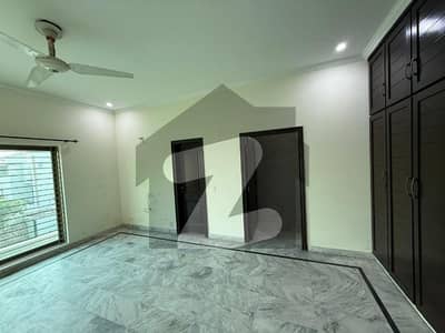 1 Kanal Upper Portion Available For Rent