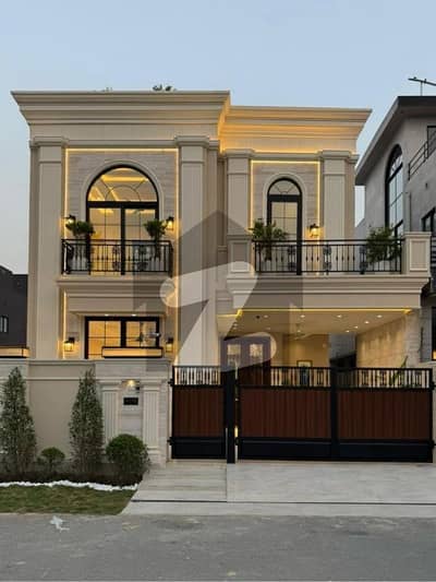 ڈی ایچ اے فیز 7 ڈیفنس (ڈی ایچ اے),لاہور میں 5 کمروں کا 10 مرلہ مکان 4.75 کروڑ میں برائے فروخت۔
