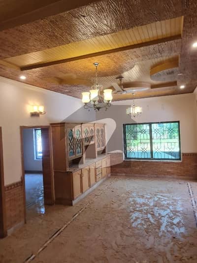 G11/3 Full House 5 Bed 2 kitchen