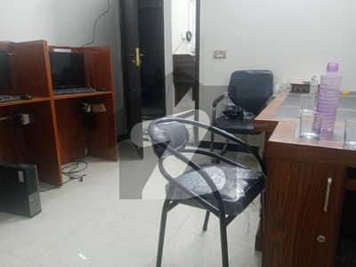Commercial Hall For Office Purpose In Gulshan-E-Jamal