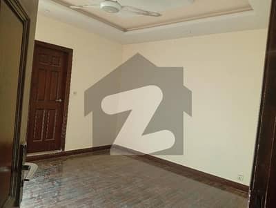 E11/2 unfurnished available for rent