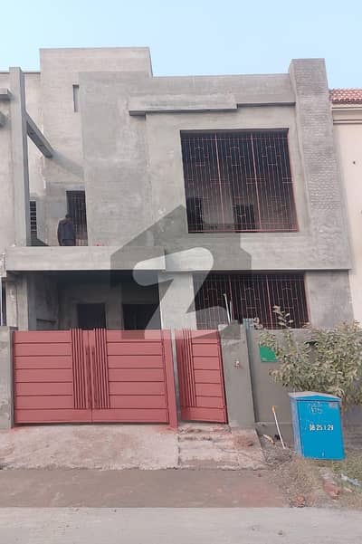 او ایل سی - اٰے ایکسٹینشن او ایل سی ۔ بلاک اے,اوورسیز لو کاسٹ,بحریہ آرچرڈ فیز 2,بحریہ آرچرڈ,لاہور میں 3 کمروں کا 5 مرلہ مکان 1.15 کروڑ میں برائے فروخت۔
