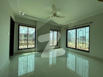 10 Marla 3 Bedroom Penthouse Available For Rent