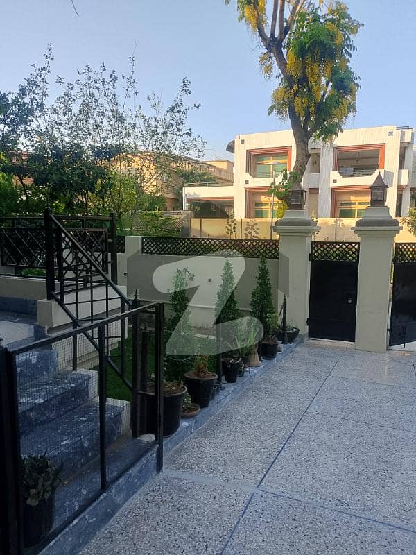 F-11/3 Beautiful House For Rent 5 Bedroom Study Room F-11/3 Beautiful House For Rent 5 Bedroom Study Room