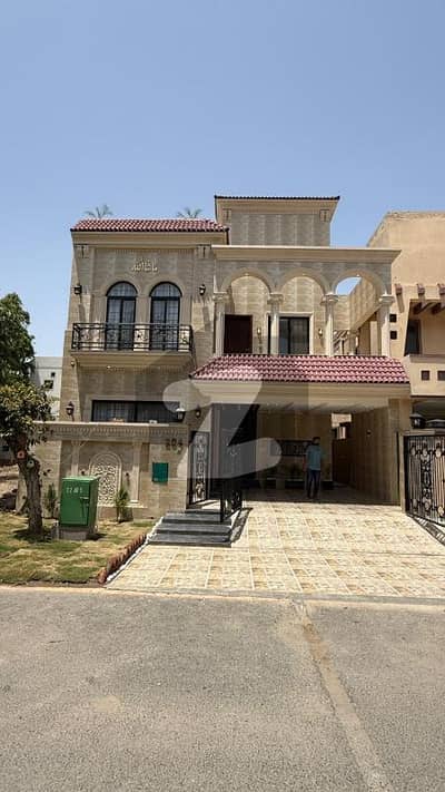 بحریہ ٹاؤن عثمان بلاک بحریہ ٹاؤن سیکٹر B,بحریہ ٹاؤن,لاہور میں 4 کمروں کا 8 مرلہ مکان 4.35 کروڑ میں برائے فروخت۔