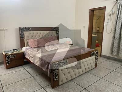 Prime Location 10 Marla 2nd Floor Available For Rent