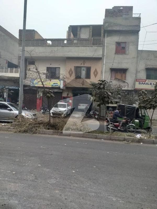 انفنٹری روڈ لاہور میں 5 مرلہ Studio عمارت 9.5 کروڑ میں برائے فروخت۔ انفنٹری روڈ لاہور میں 5 مرلہ Studio عمارت 9.5 کروڑ میں برائے فروخت۔