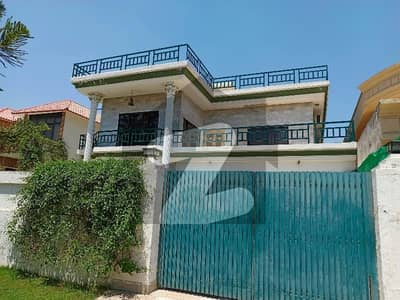 60*100 Cda Transfer Reasonable Price Liveable House Available In F-10/2 Near Market Near Near Mosque
