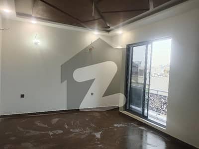 240 For Rent 2nd Floor With Roof