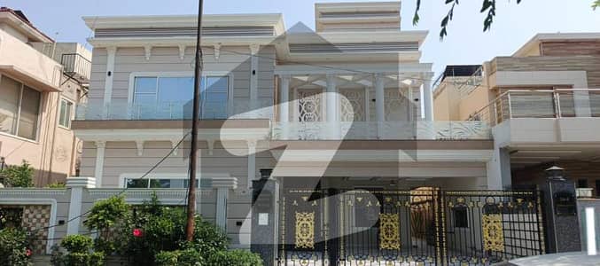 1 Kanal Full House for Sale 1 Kanal Full House for Sale